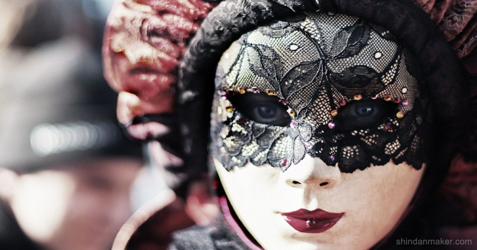 あなたの 表の顔 と 裏の顔 を調べます あなたの 表の顔 と 裏の顔 を調べます